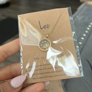 NWT Leo Constellation Gold Chain Zodiac Sign Round Pendant Necklace